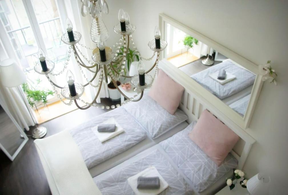 Balcony King 12 Min From Charles Bridge Apartamento Praga