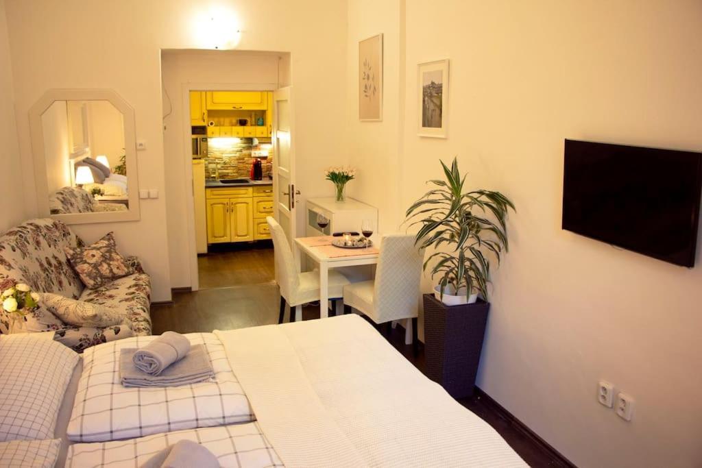 Balcony King 12 Min From Charles Bridge * Praga